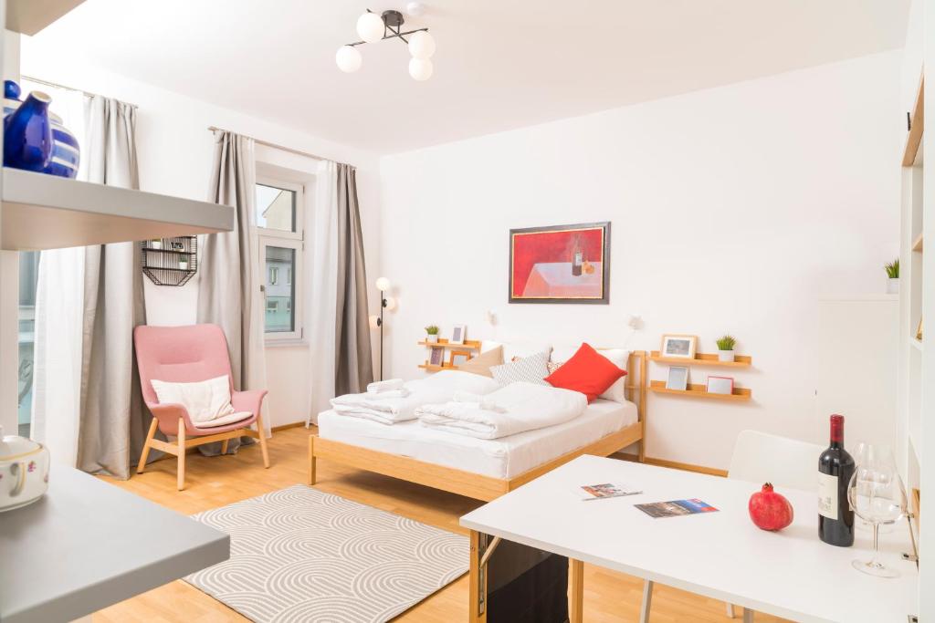 Postel nebo postele na pokoji v ubytování Cozy Apartment Siebenbrunn