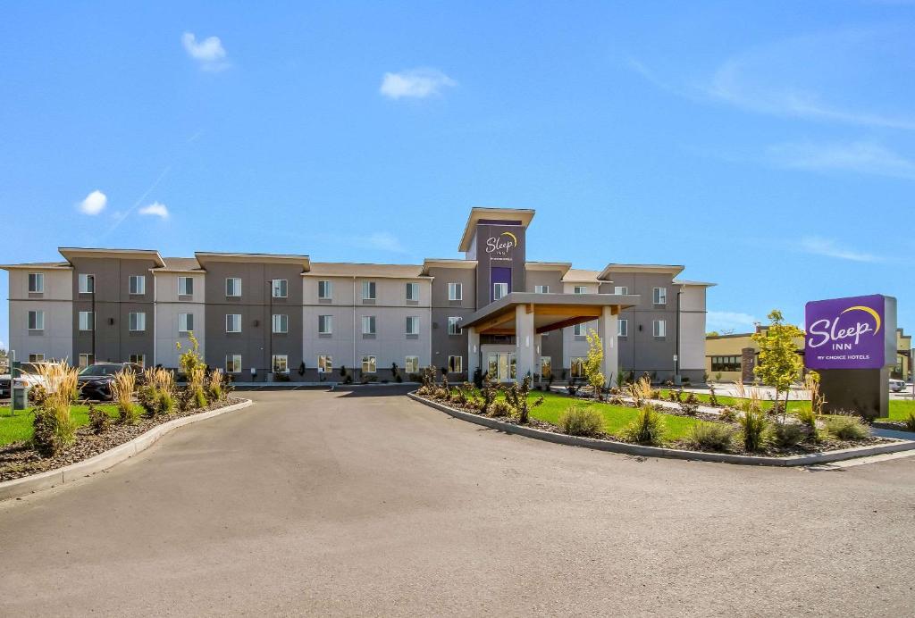 a rendering of the exterior of a hotel at Sleep Inn in Boardman