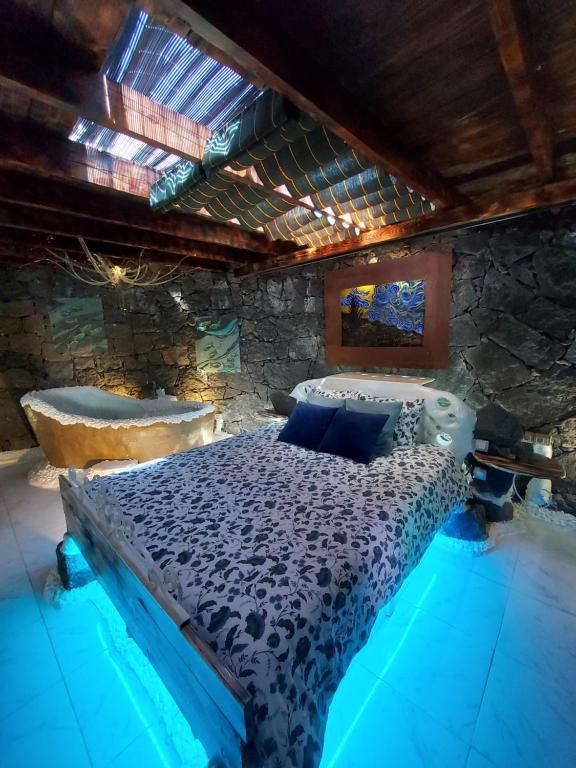 Bazén v ubytování ALOELUX VILLA ! - Private Villa with Jacuzzi, cinema ,massage ,wonderful view, art desing villa nebo v jeho okolí