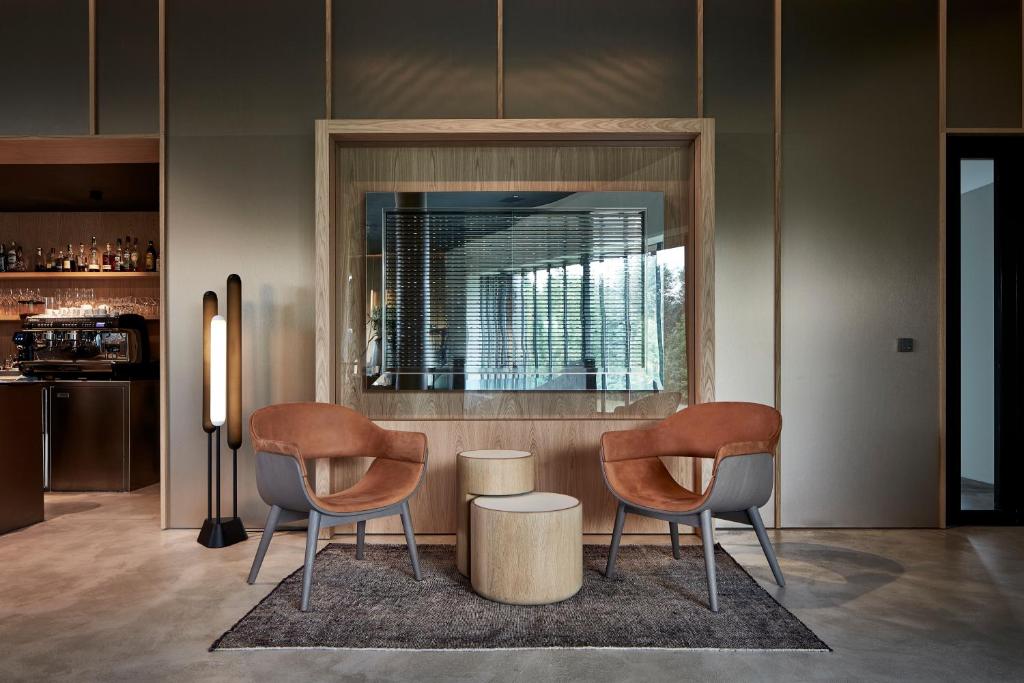 Posezení v ubytování Miura Hotel