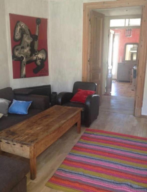 Posezení v ubytování Great and light private room in the heart of Nice