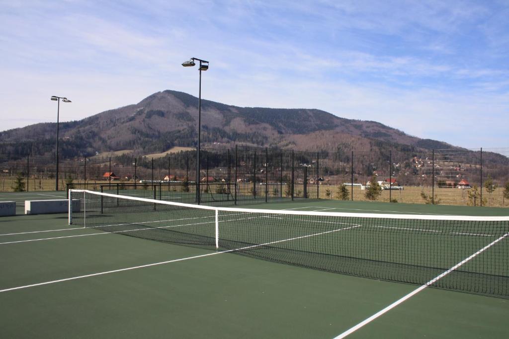 Tenis a/nebo squash v ubytování Miura Hotel nebo okolí