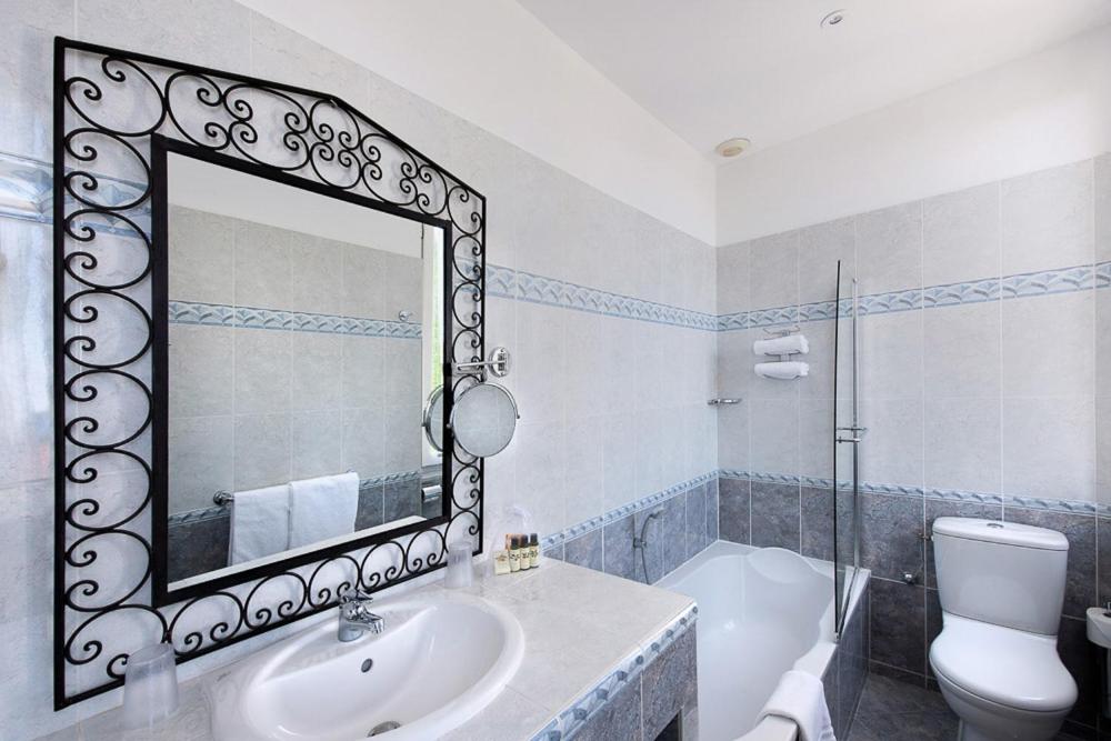 Gallery image of Hôtel Château de la Tour in Cannes