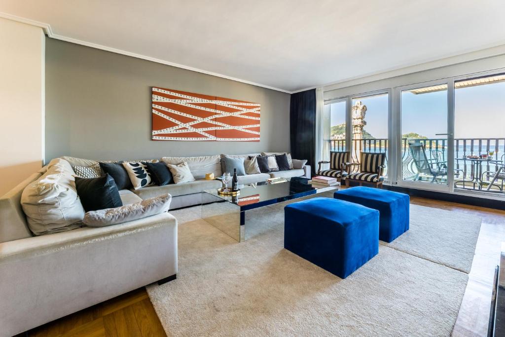 Posedenie v ubytovaní LA CONCHA BEACHVIEW by SWEET HOME SAN SEBASTIAN