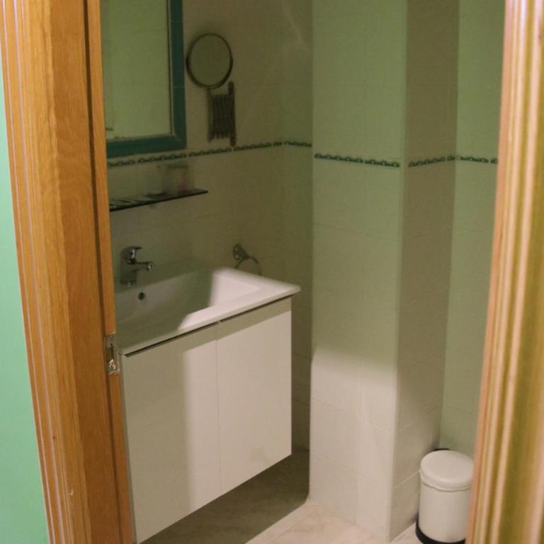 HOSTAL BURGALES - Twin Room