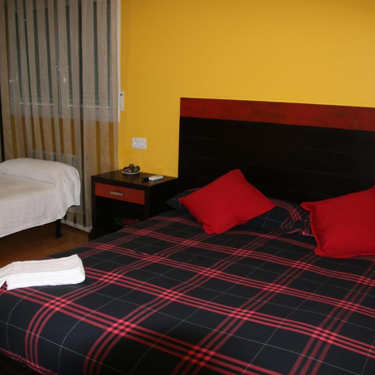 HOSTAL BURGALES - Holiday Home