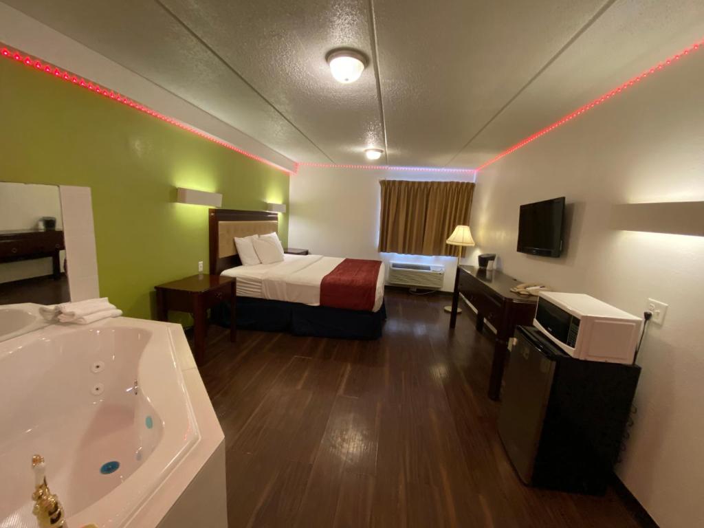 Skylight Inn Willoughby - Cleveland Mentor - Deluxe Suite