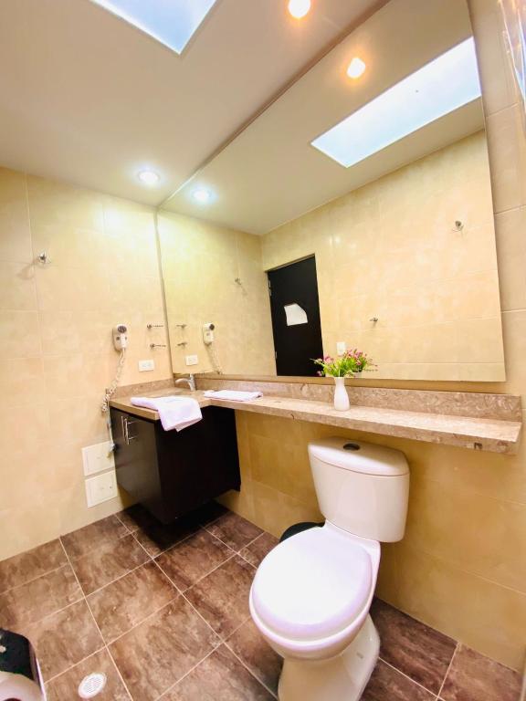Koupelna v ubytování Hotel Marbella Chico