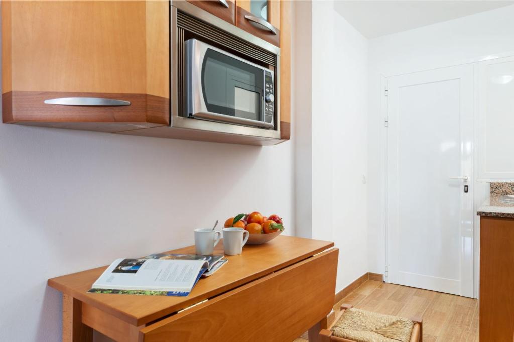 A kitchen or kitchenette at Apartment Antonia - Alcúdia