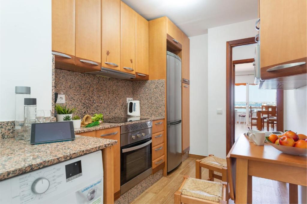 A kitchen or kitchenette at Apartment Antonia - Alcúdia