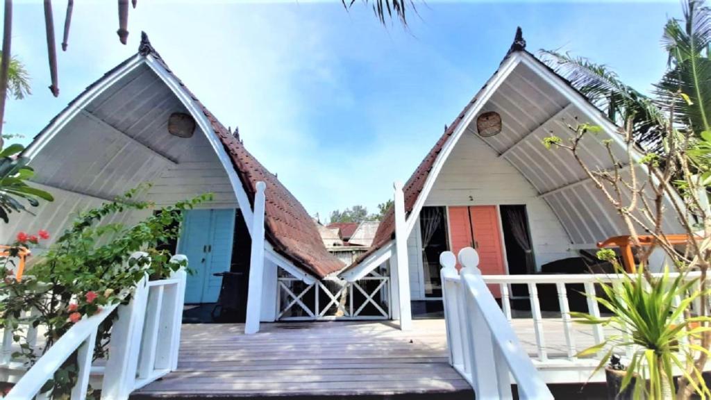 Gili Lumbung Bungalow - 2