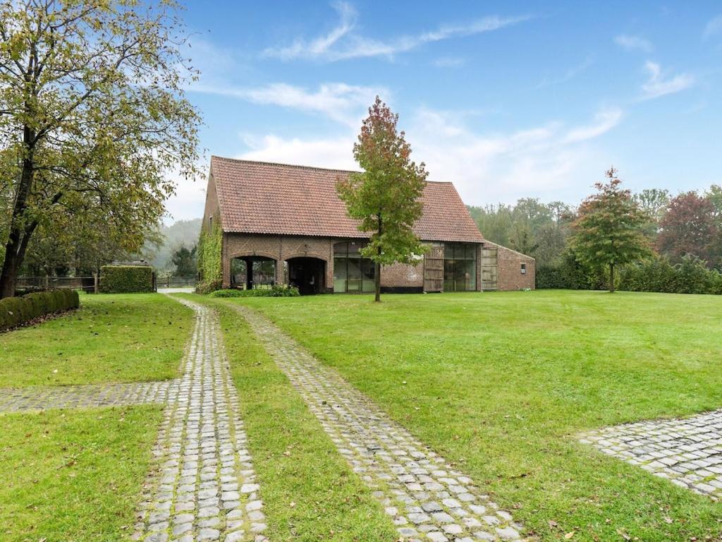 Zahrada ubytování Holiday Home near Bruges with Sauna