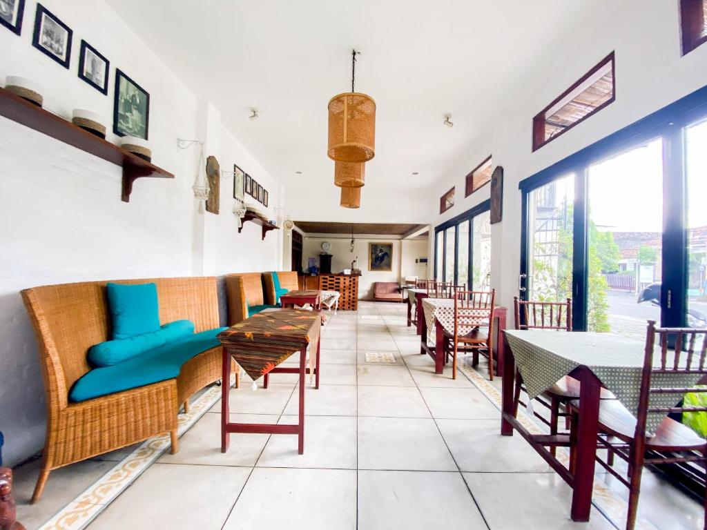 Posezení v ubytování Hinggil Homestay Syariah Malioboro Yogya Mitra RedDoorz