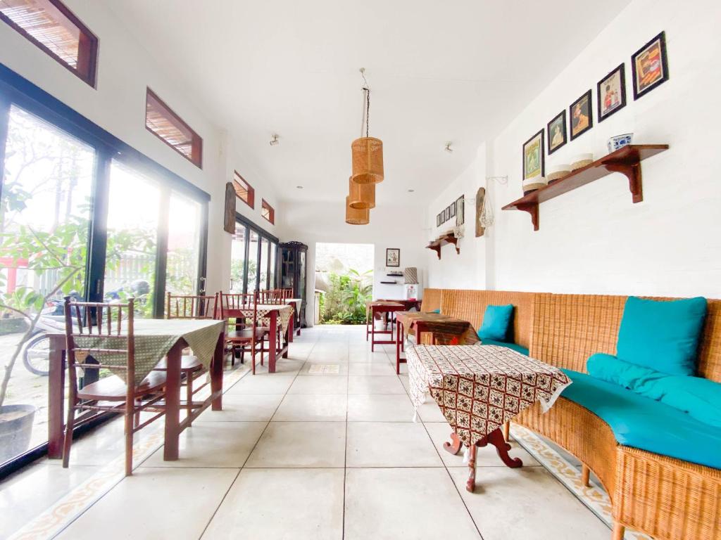Posezení v ubytování Hinggil Homestay Syariah Malioboro Yogya Mitra RedDoorz