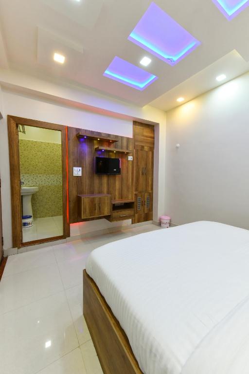 HN Palace homestay - Deluxe Double Room With Bath