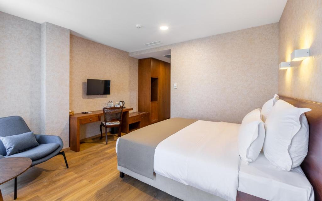 Mukhrantubani Boutique Hotel - King Room With Balcony