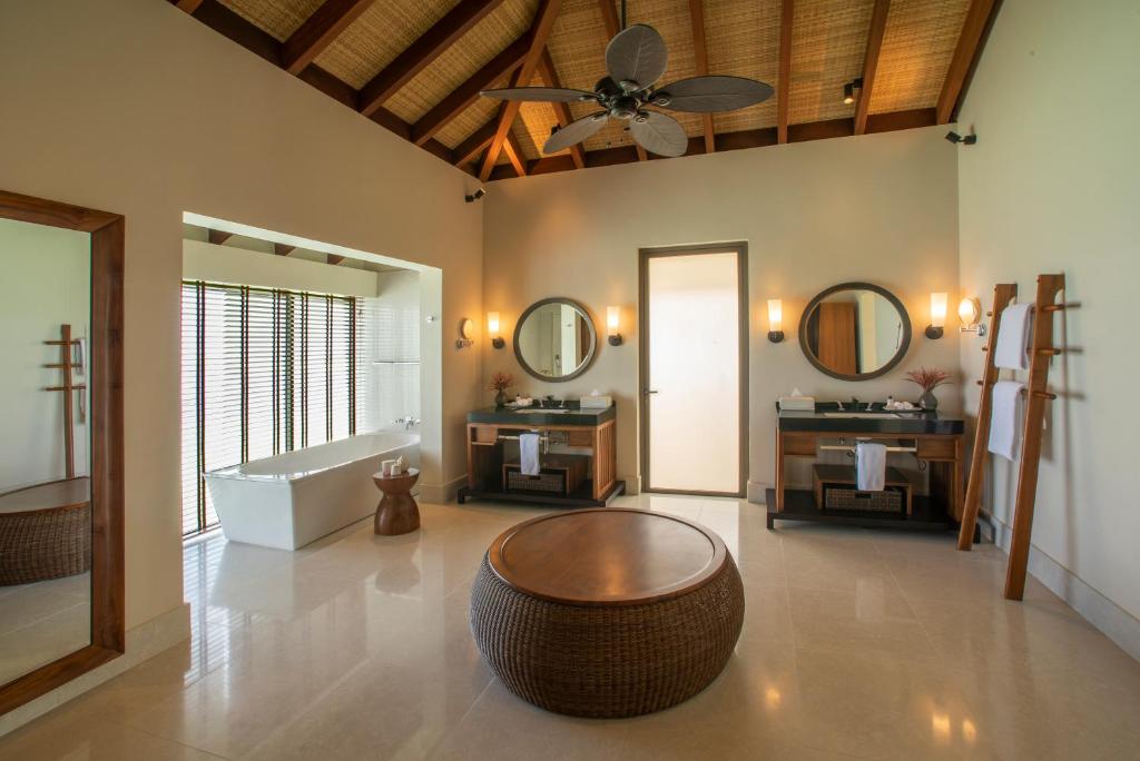 The Residence Maldives at Dhigurah - Deluxe Lagoon Pool Villa