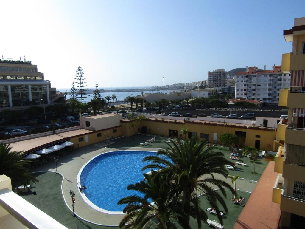 The swimming pool at or close to Pier View Los Cristianos Free WiFi