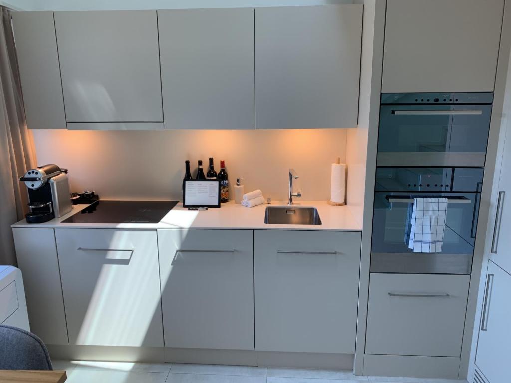 Zürich Niederdorf - Grossmünster - Resim 16