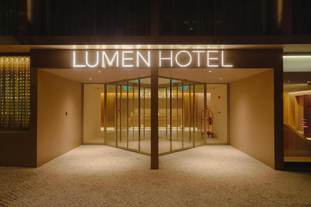 Lumen Hotel & The Lisbon Light Show - Resim 14