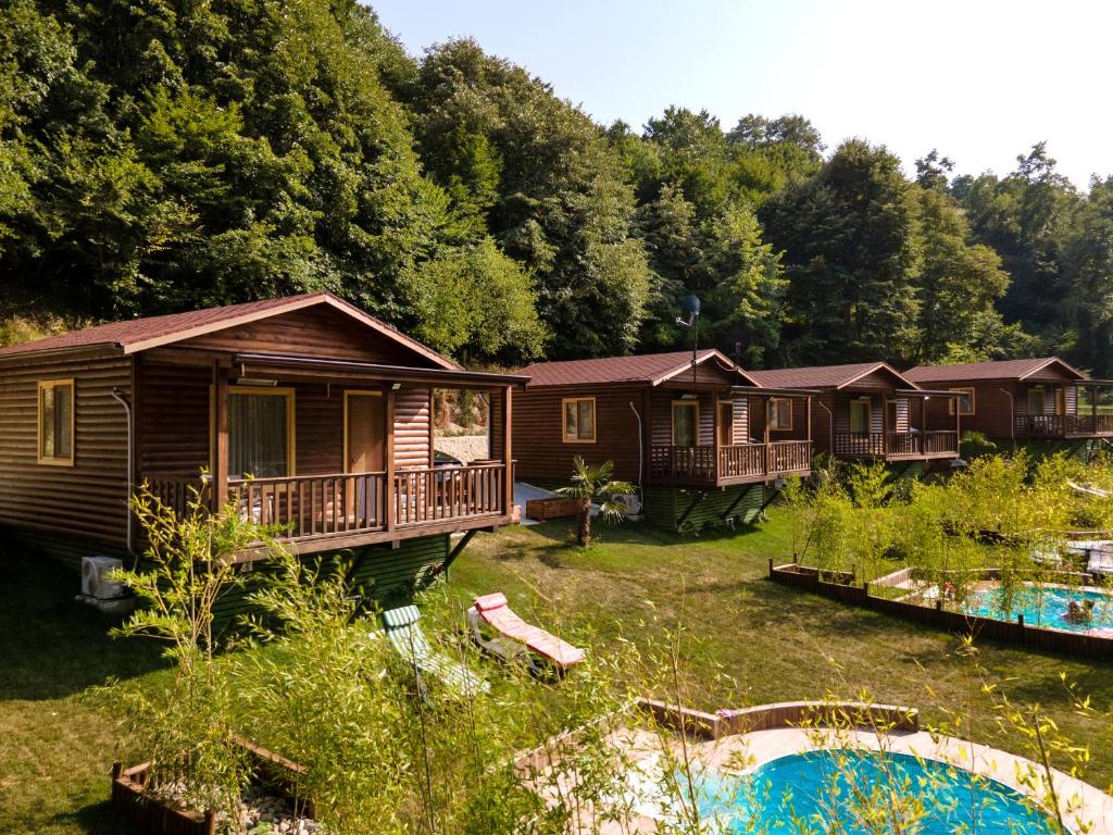 Bazén v ubytování LAGUN POOL VILLAGE nebo v jeho okolí