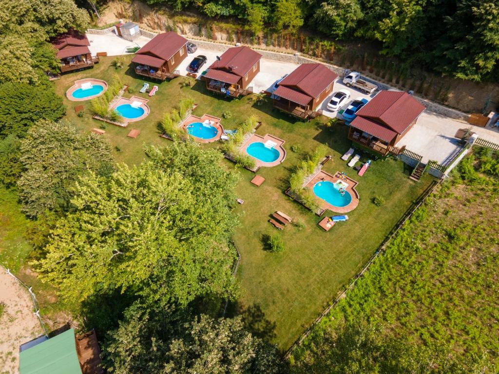 Bazén v ubytování LAGUN POOL VILLAGE nebo v jeho okolí