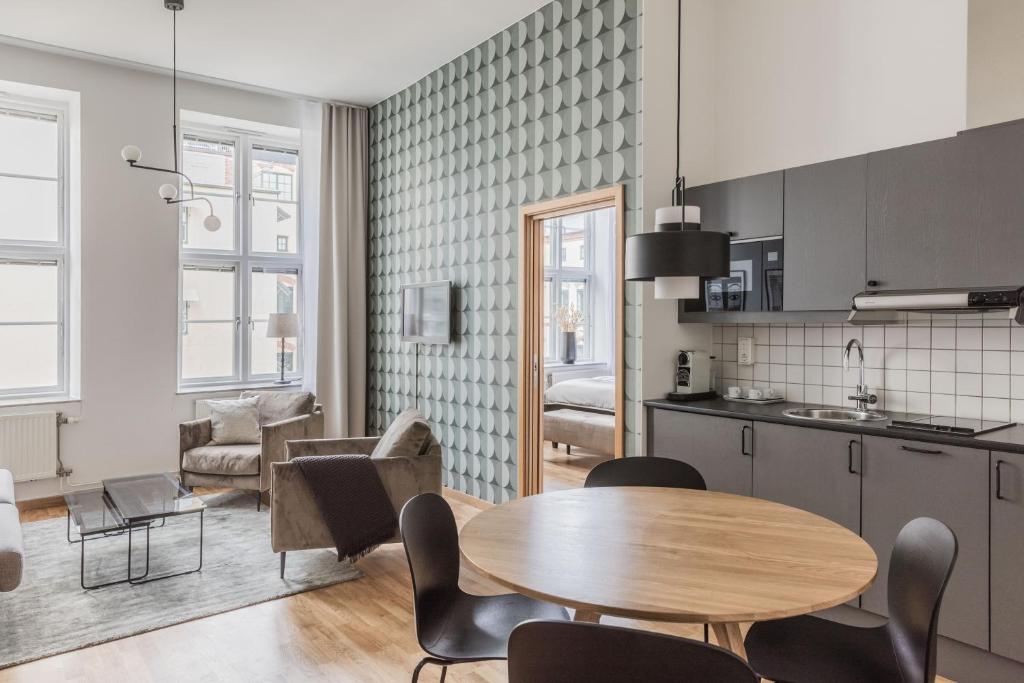 Cuisine ou kitchenette dans l'établissement The More Hotel Mazetti