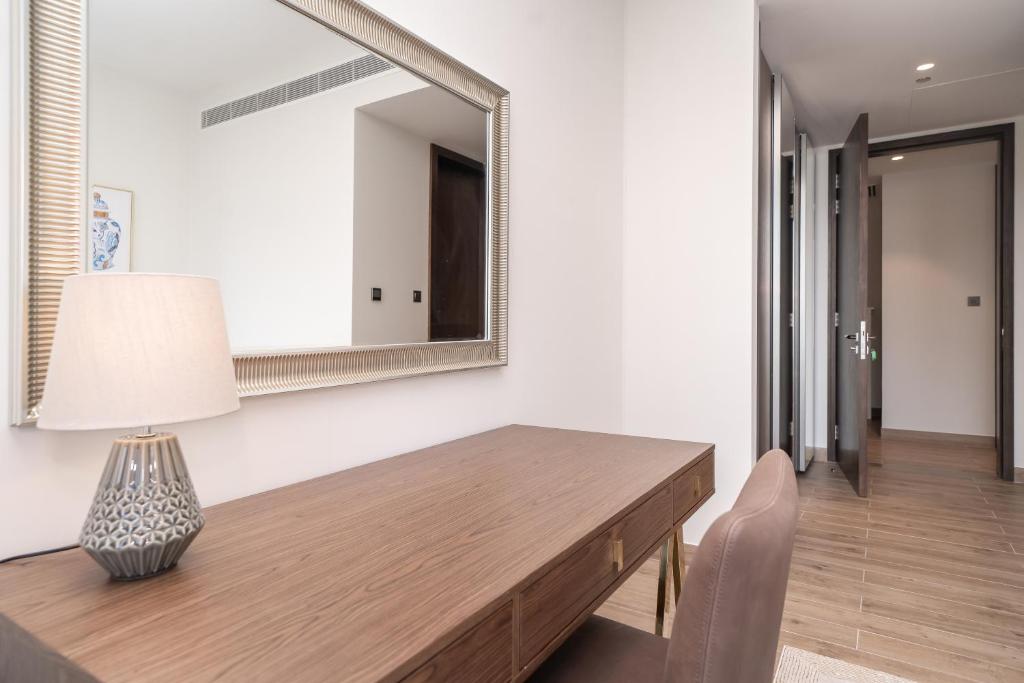 Fotografie z fotogalerie ubytování Luton Vacation Homes - Luxury & High floor 2BR , Jumeirah Living Marina Gate 3 - 48AB07 v Dubaji