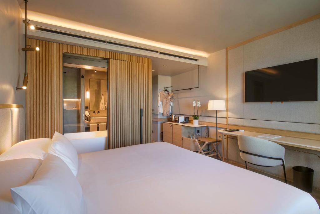 Postel nebo postele na pokoji v ubytování Only YOU Hotel Málaga