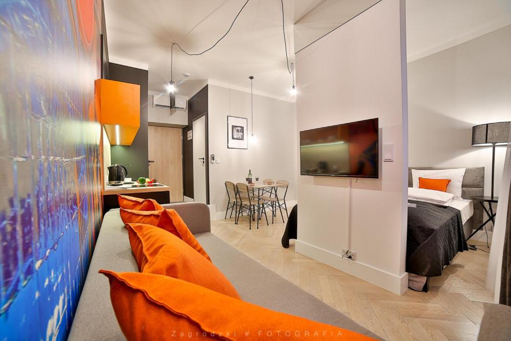 Saint Thomas Corner - by Upstairs - Resim 14