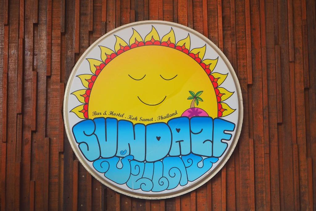 Certifikát, hodnocení, plakát nebo jiný dokument vystavený v ubytování Sundaze Samet Hostel & Hangout