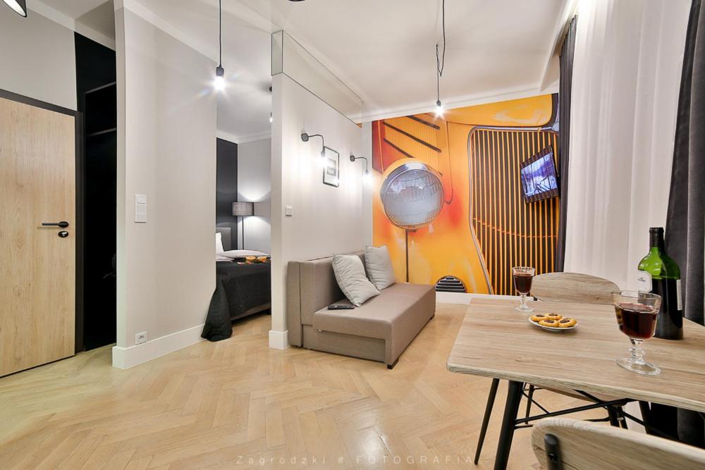 Saint Thomas Corner - by Upstairs - Resim 34