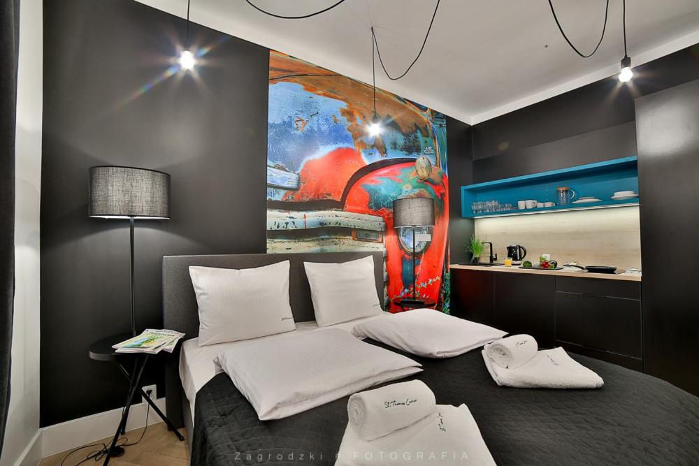 Saint Thomas Corner - by Upstairs - Resim 46