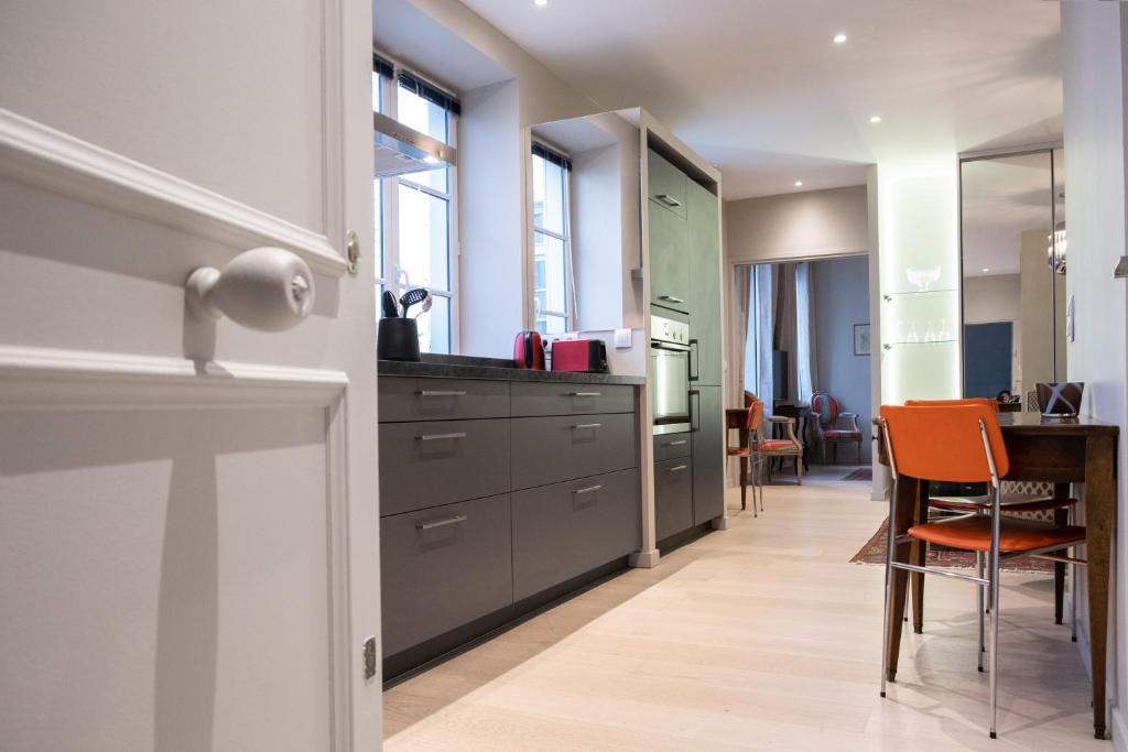 Cuisine ou kitchenette dans l'établissement MHL - Maison Hotel Lyon