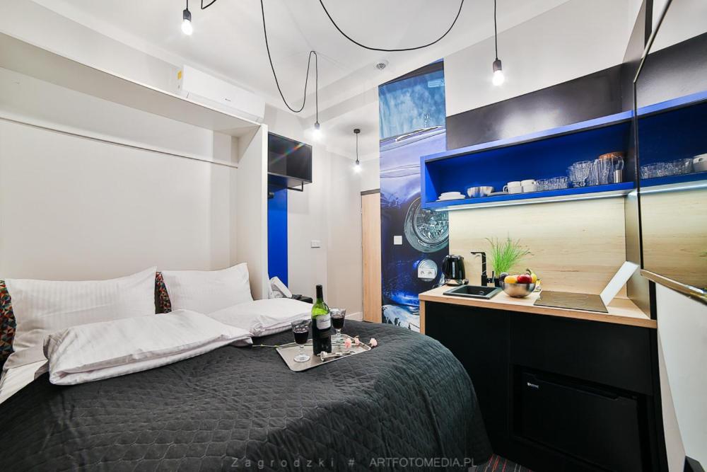 Saint Thomas Corner - by Upstairs - Resim 33