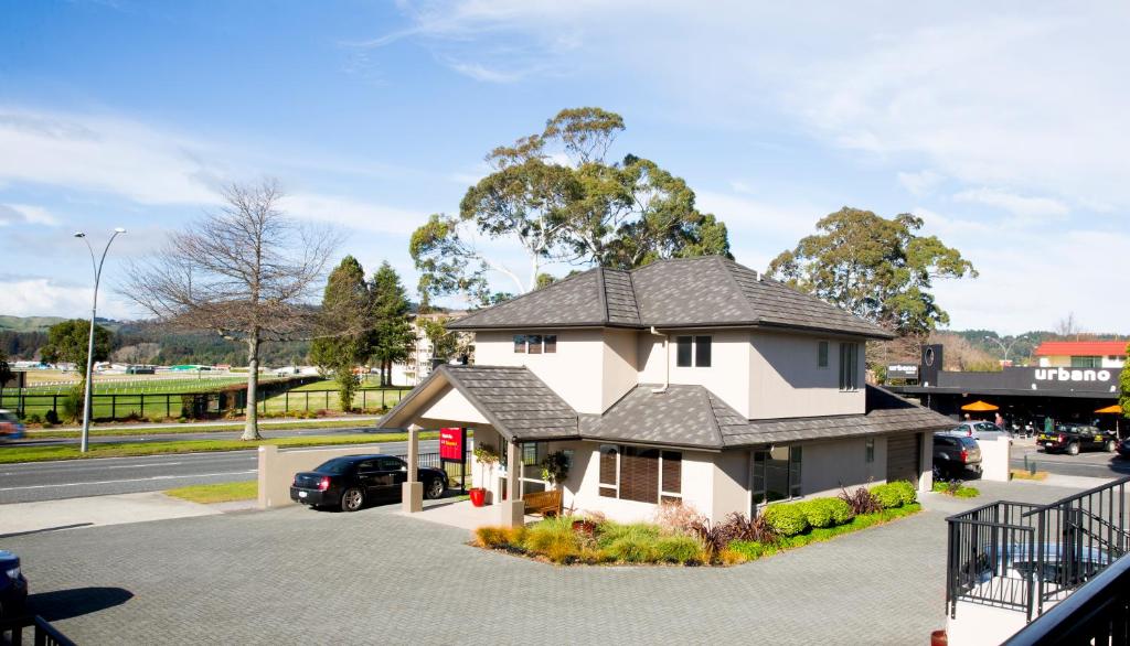 Executive On Fenton - Resim 5