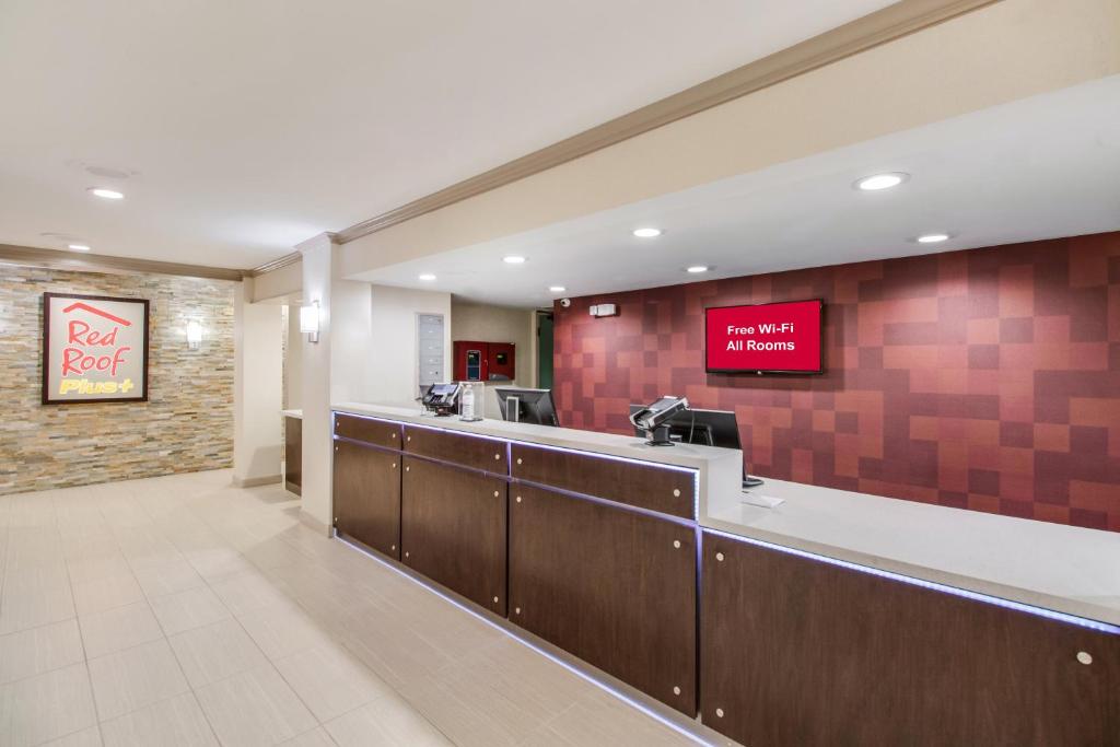 Vstupní hala nebo recepce v ubytování Red Roof Inn PLUS+ Dallas - Addison