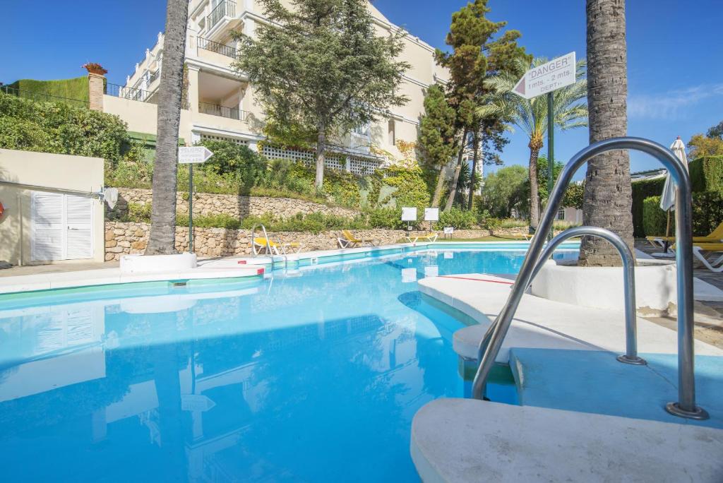 Basen w obiekcie 2 bedroom apartment next to porto lub w pobliżu