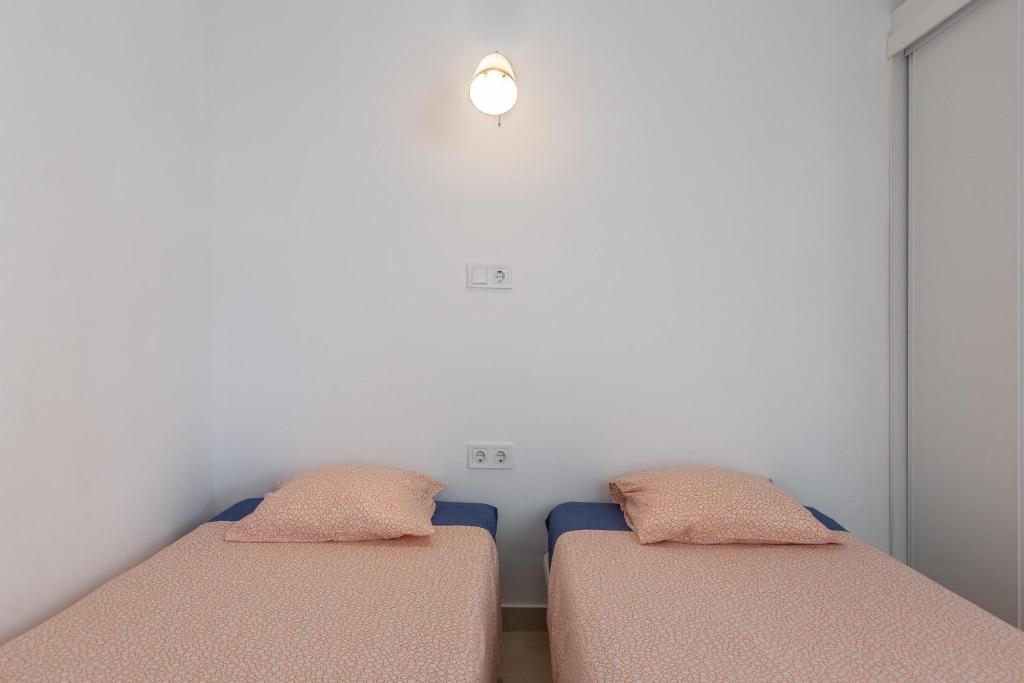 Postel nebo postele na pokoji v ubytování New modern 2-bedroom appartment