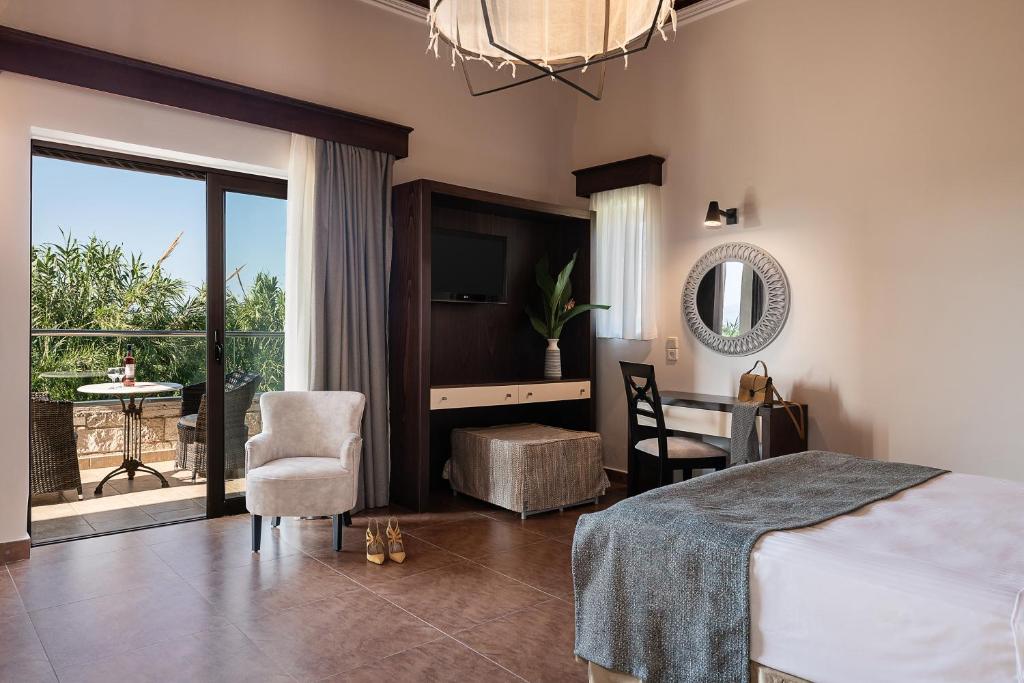 Postel nebo postele na pokoji v ubytování Caldera Platanias Villas