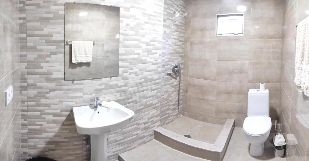Koupelna v ubytování Guest House Gelit