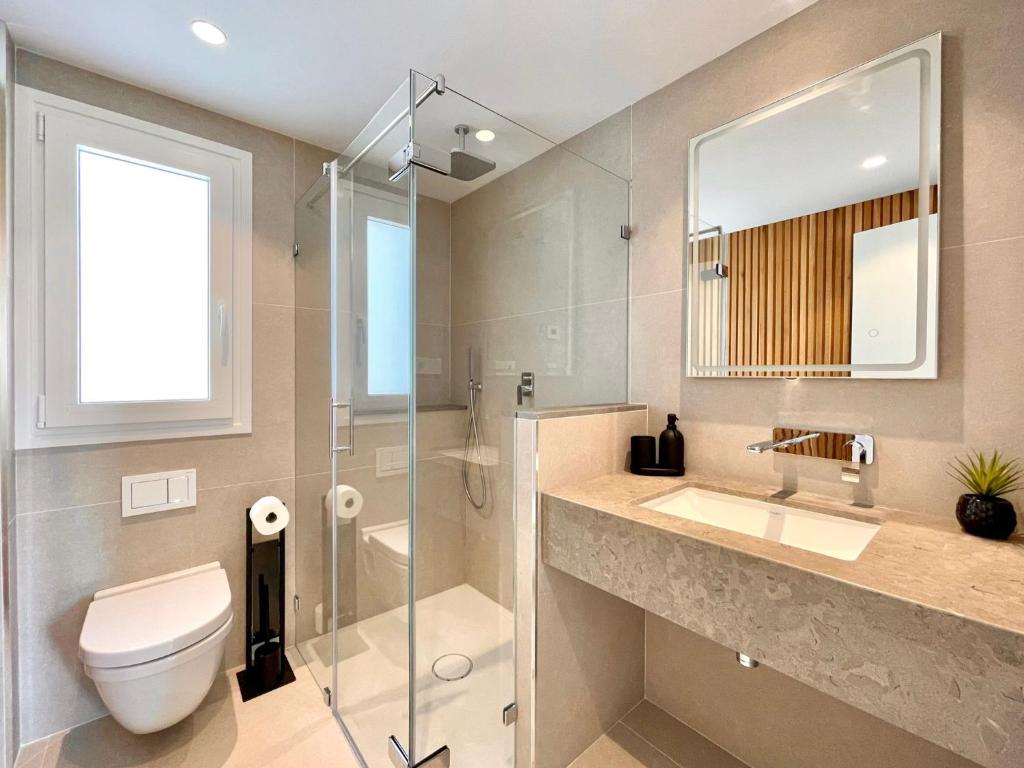 New luxury 2 bed apartment, Puerto deportivo Estepona ...