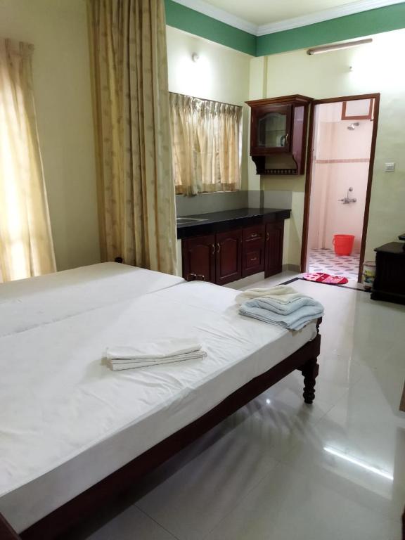 Sree Mookambika Beach Resort - Standard Double Room With Fan