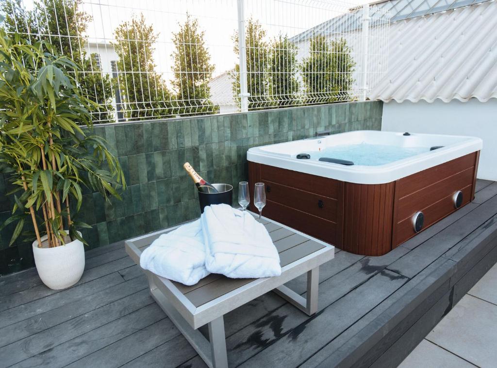 Guadalupe 15 - Penthouse with Private Solarium & Jacuzzi ...