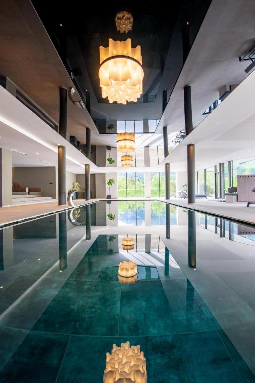 Bazén v ubytování Garden Park Hotel nebo v jeho okolí