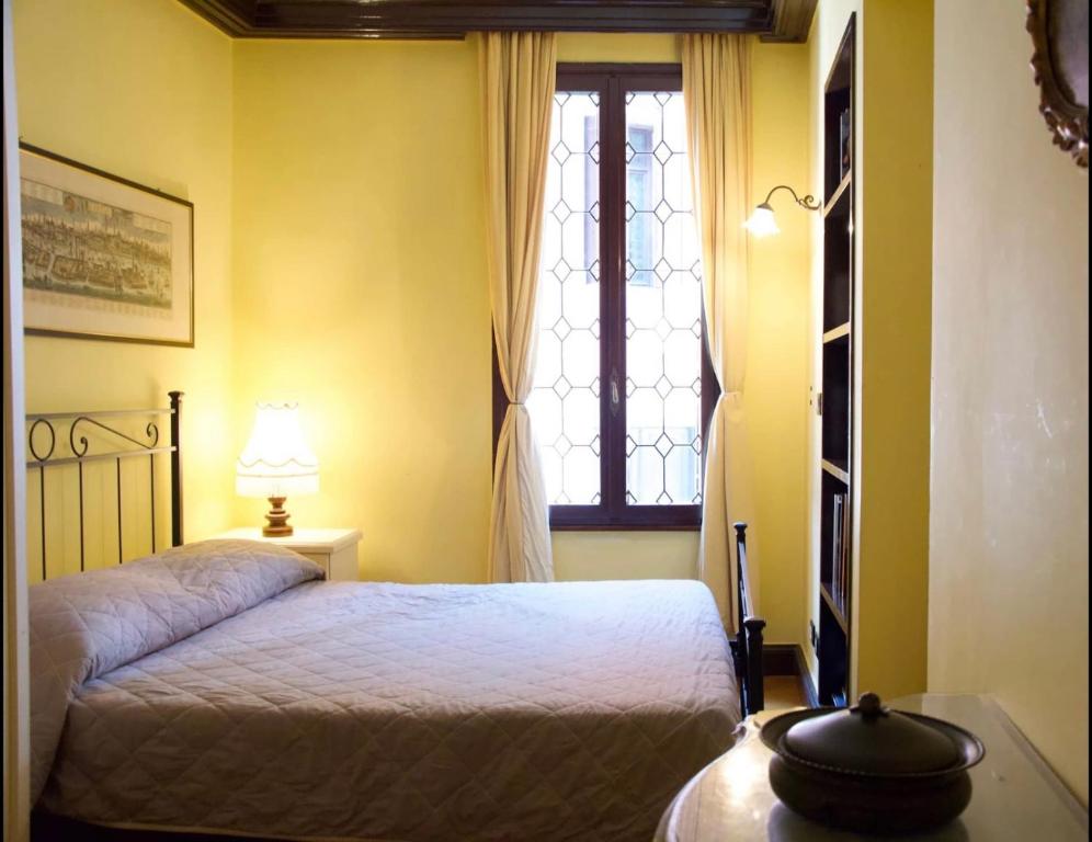 Anzolo Palace - Rooms & Apartments - Studio With Canal View - Separate Building