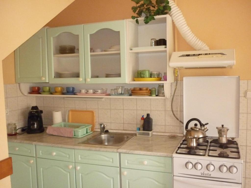 Fotografia z galérie ubytovania Barbara Apartmanház v destinácii Kehidakustány