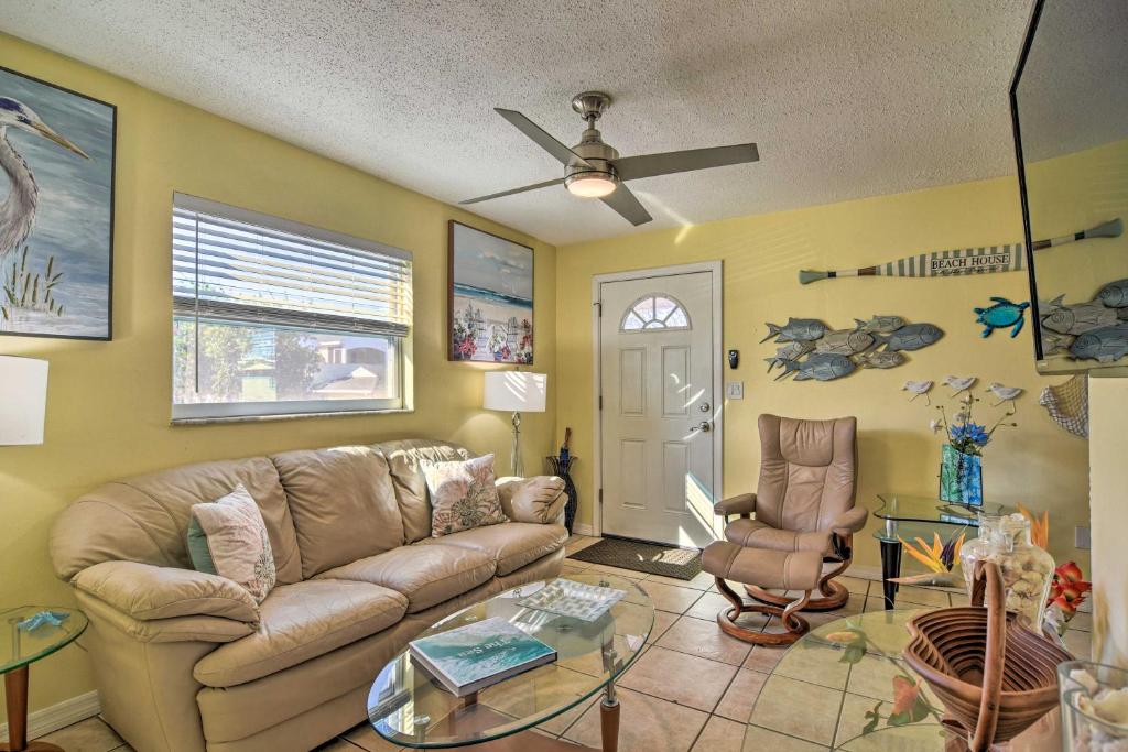 Comfy Dunedin Escape 1 Block to Main Street!