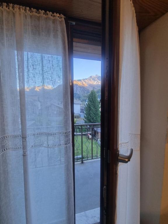 A balcony or terrace at L'Atelier du Temps - HERBETET Appartement