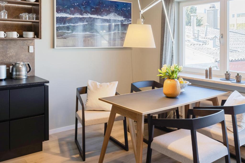 Fotografie z fotogalerie ubytování City-Appartment schick, Einzelgarage inkl v destinaci Friedrichshafen